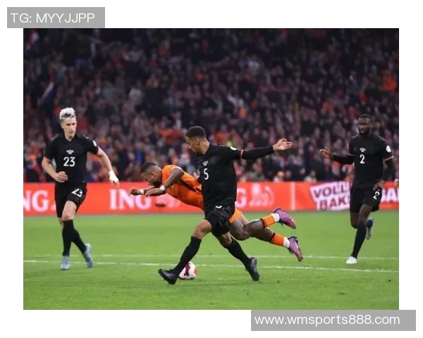 平地惊雷切利克被队友撞倒小基恩禁区外怒射轰出惊世之球