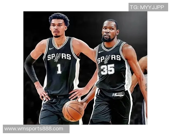 杜兰特透露侄子崇拜布克或因曾与他并肩作战 杜兰特透露侄子崇拜布克或因曾与他并肩作战