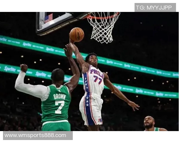 感恩节期间埃奇库姆社媒直播训练展现球员拼搏精神